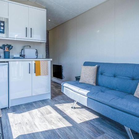 The Studio - 1 Bedroom Cabin - Amroth Exterior photo
