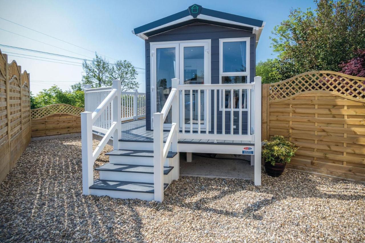 The Studio - 1 Bedroom Cabin - Amroth Exterior photo