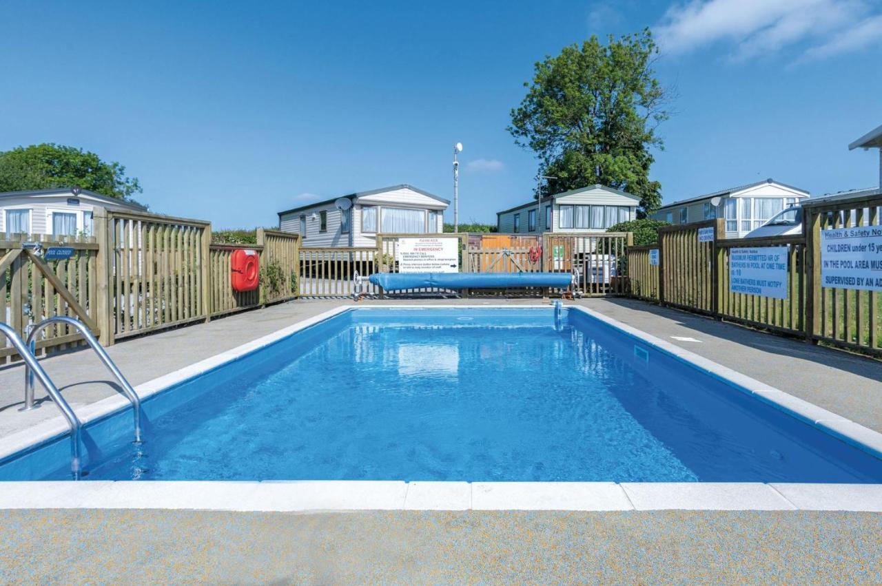 The Studio - 1 Bedroom Cabin - Amroth Exterior photo