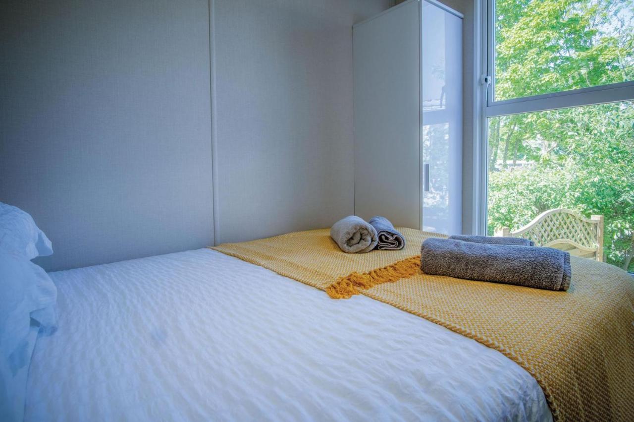 The Studio - 1 Bedroom Cabin - Amroth Exterior photo